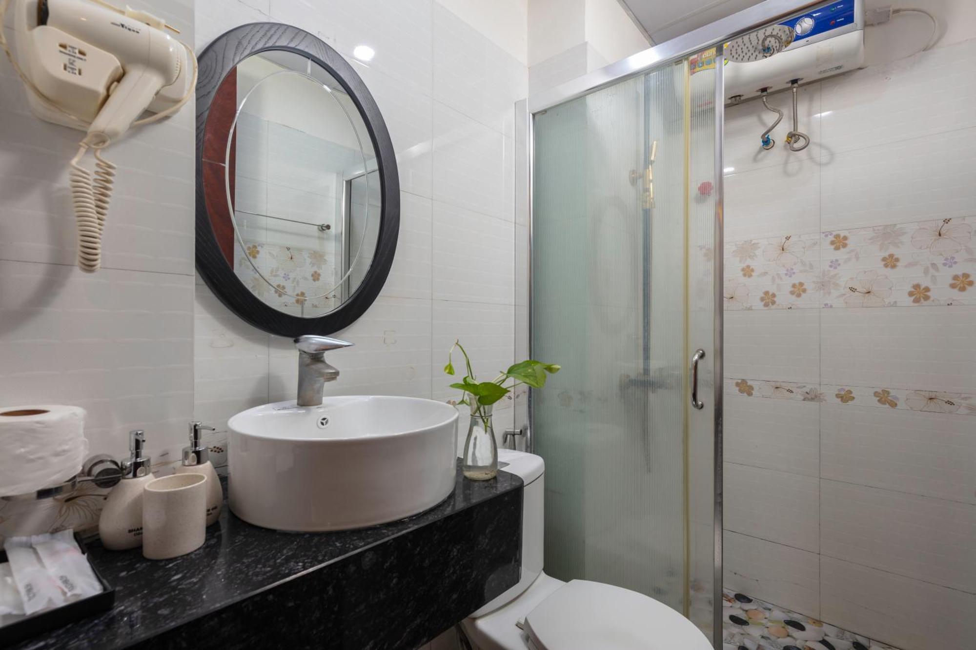 Queen Light Hotel Ханой Экстерьер фото